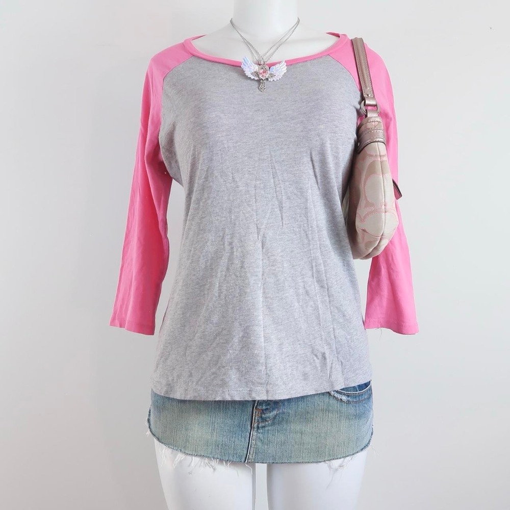 grey & pink y2k raglan long sleeve top | 2000s baby tee